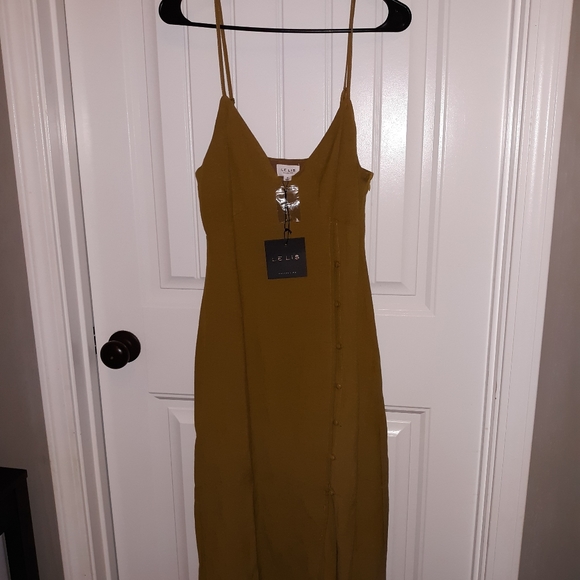 Le Lis knee length spaghetti strap dress - Picture 2 of 3